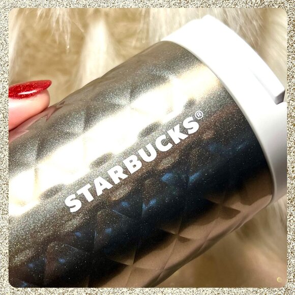 🎄✨ NWT Starbucks 2025 Holiday Glittery Silver Quilted SS 16oz Bottle Tumbler - Picture 4 of 11